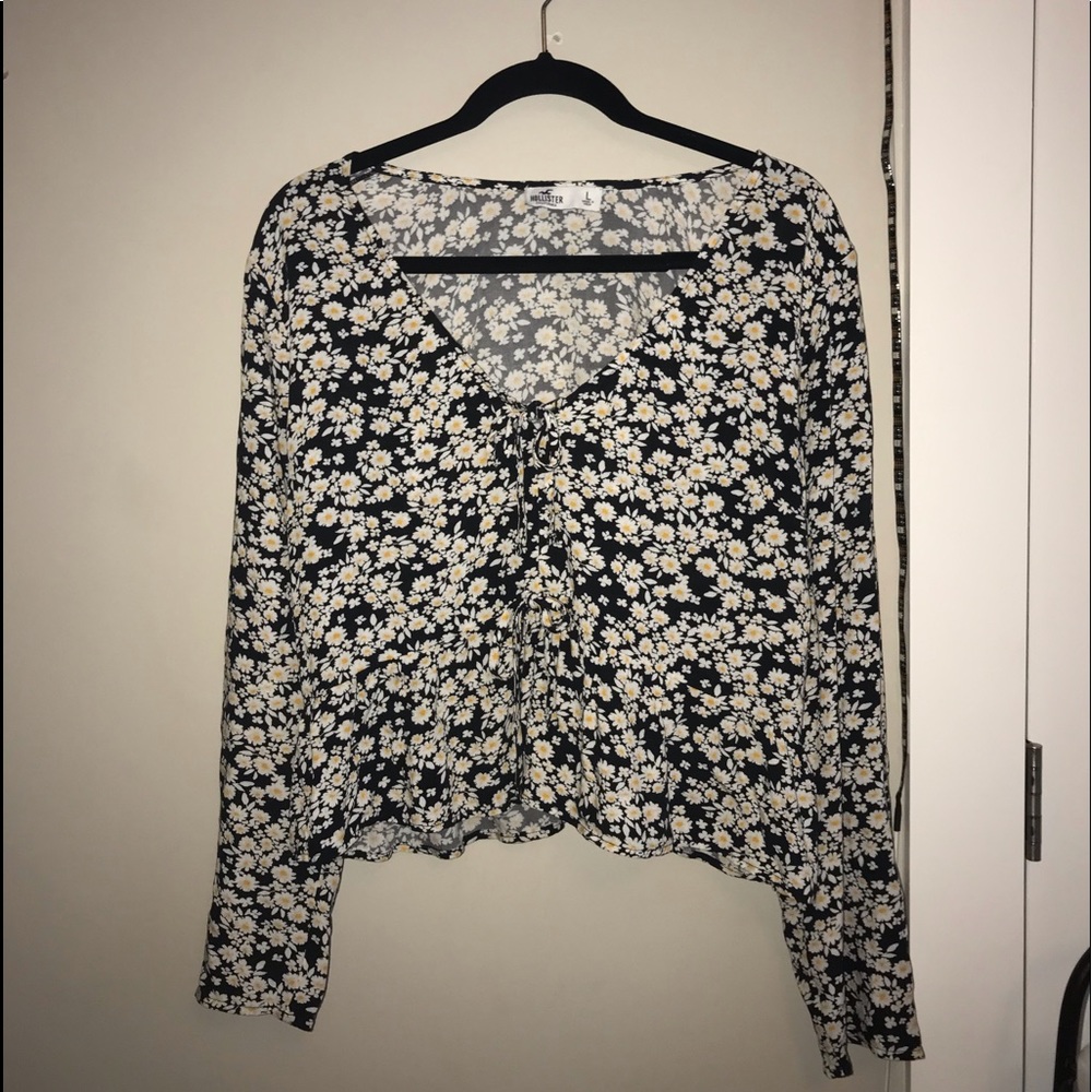 Hollister top